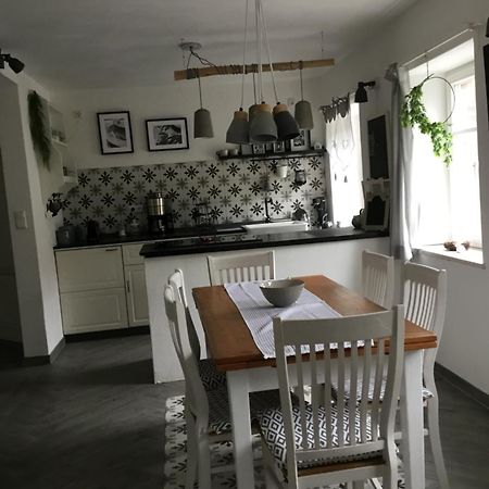 Haus Finchen - Alte Naeherei Hueckelhoven Exterior photo